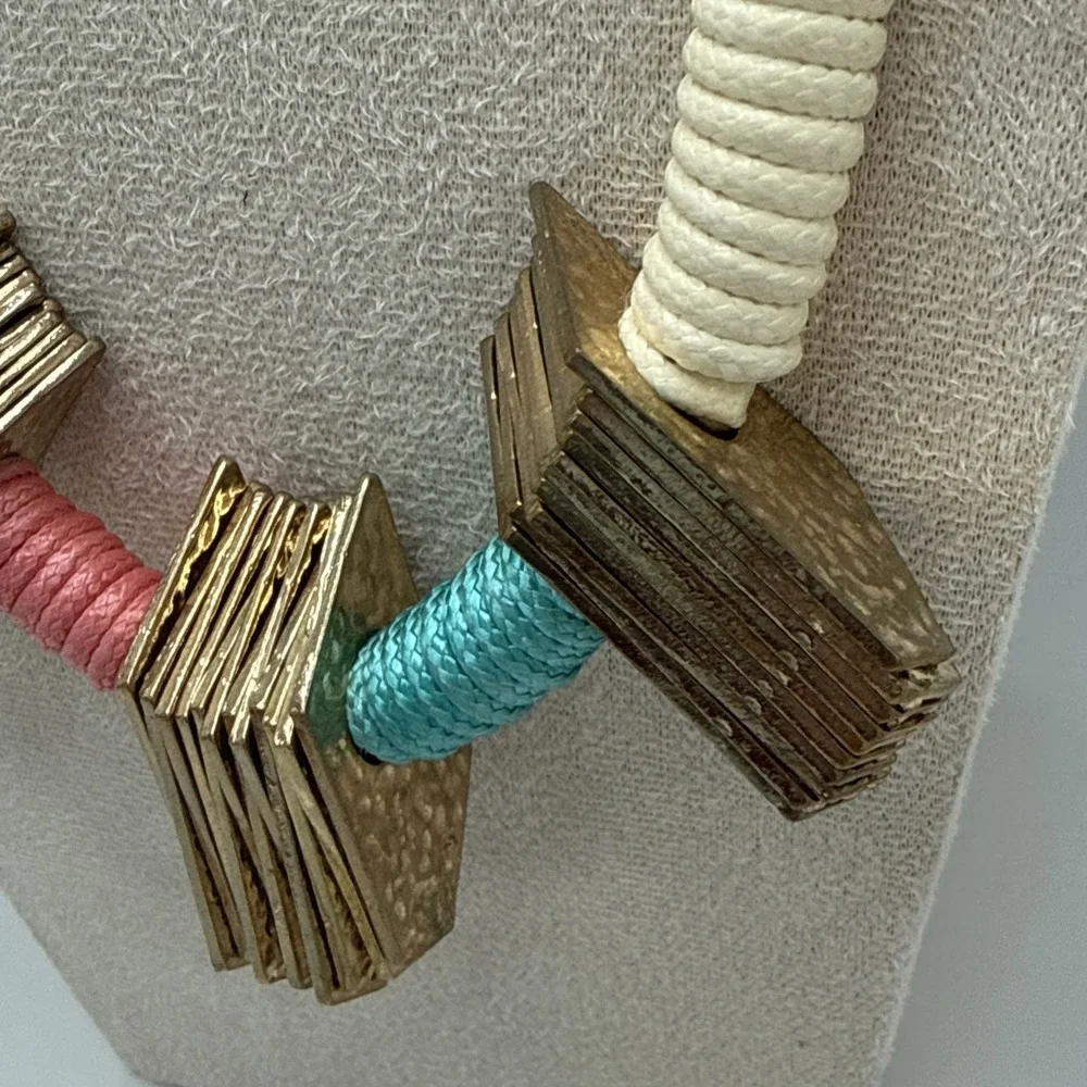 Vintage 80's Woven Gold/Brass Rope Metal Stacked Beads Statement Necklace 18